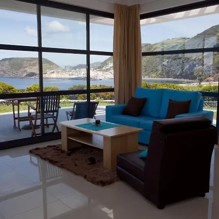 Πανσιόν Cantinho Buganvilias At****