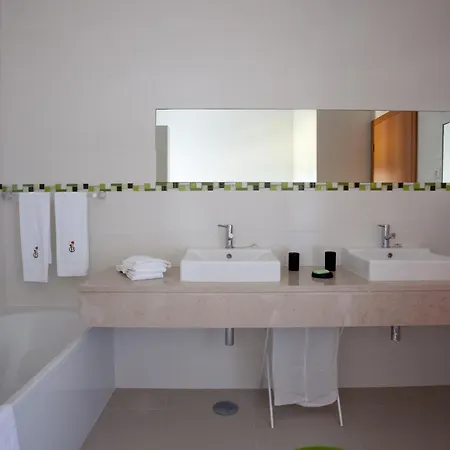 Cantinho Buganvilias At**** 4*