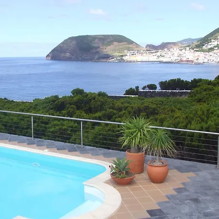 Cantinho Buganvilias At**** Queimada (Azores)