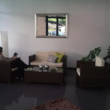 Cantinho Buganvilias At**** Πανσιόν Queimada (Azores)