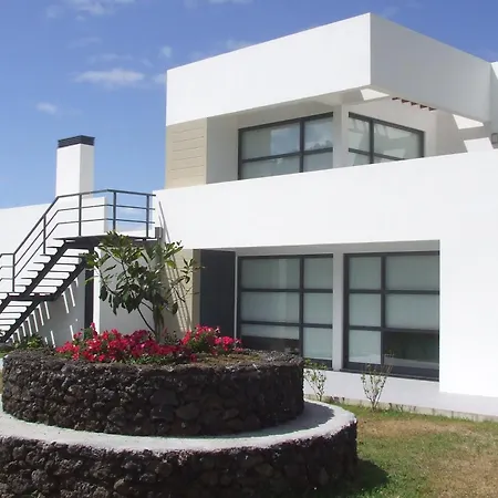 Guest house Cantinho Buganvilias At****