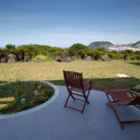 Cantinho Buganvilias At**** Maison d'hôtes Queimada (Azores)