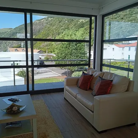 Cantinho Buganvilias At**** Πανσιόν