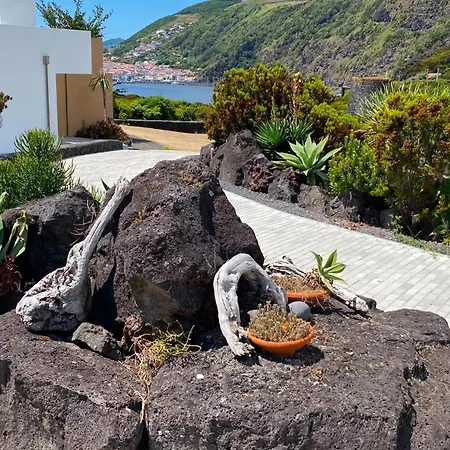 Guest house Cantinho Buganvilias At****