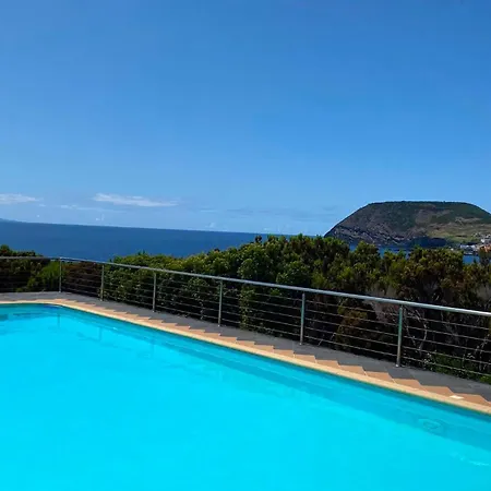 Cantinho Buganvilias At**** Queimada (Azores)