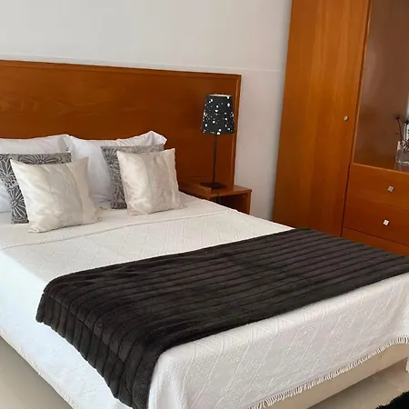 Cantinho Buganvilias At**** Guest house