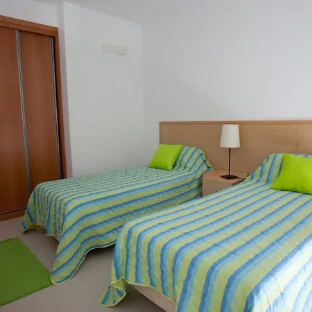 Cantinho Buganvilias At**** Πανσιόν Queimada (Azores)