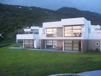 Cantinho Buganvilias At**** Πανσιόν Queimada (Azores)