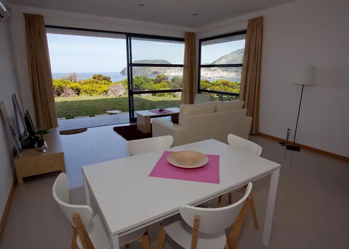 Cantinho Buganvilias At**** Maison d'hôtes Queimada (Azores)