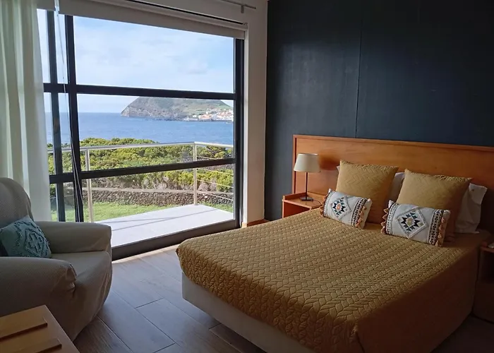 Cantinho Buganvilias At**** Queimada (Azores)