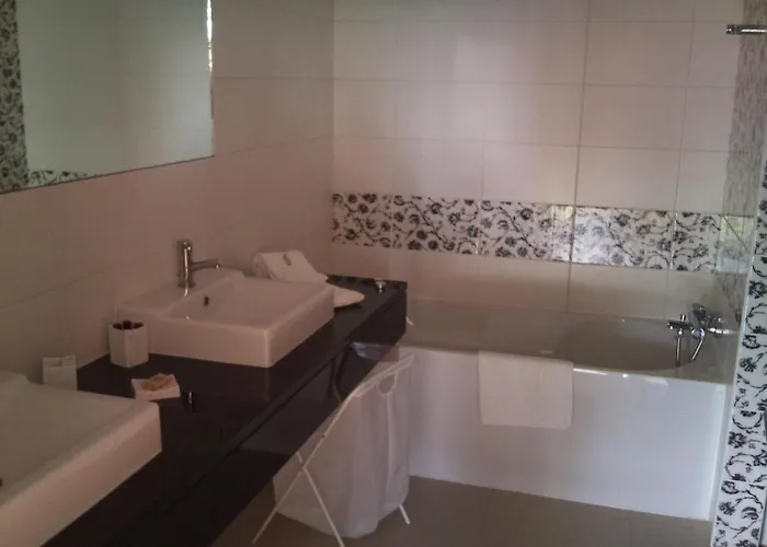 Maison d'hôtes Cantinho Buganvilias At**** 4*